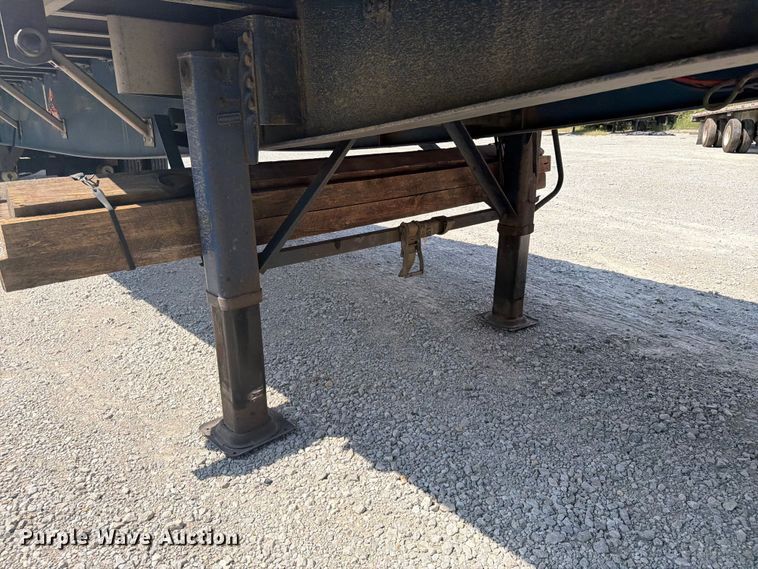 image for item FI0372 2013 Great Dane flatbed trailer