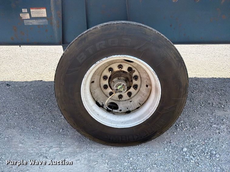 image for item FI0372 2013 Great Dane flatbed trailer