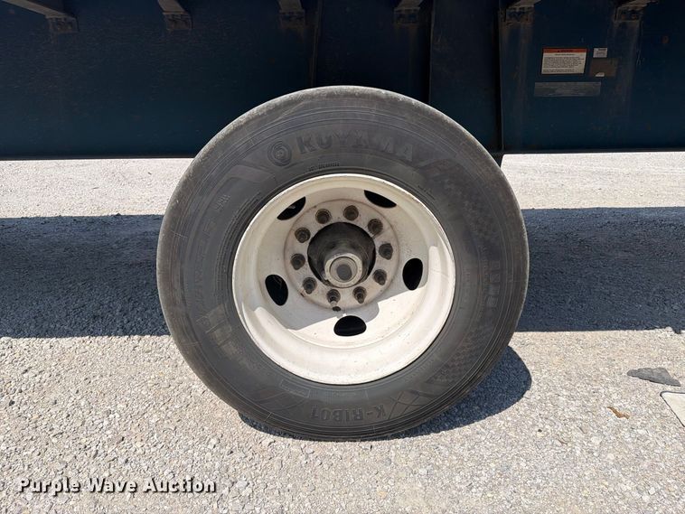 image for item FI0372 2013 Great Dane flatbed trailer