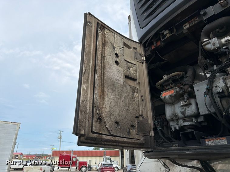 image for item FK3223 2012 Wabash refrigerated van trailer
