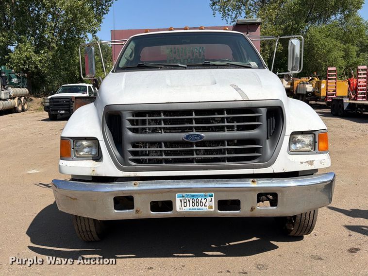 image for item FK3378 2000 Ford F650 dump truck