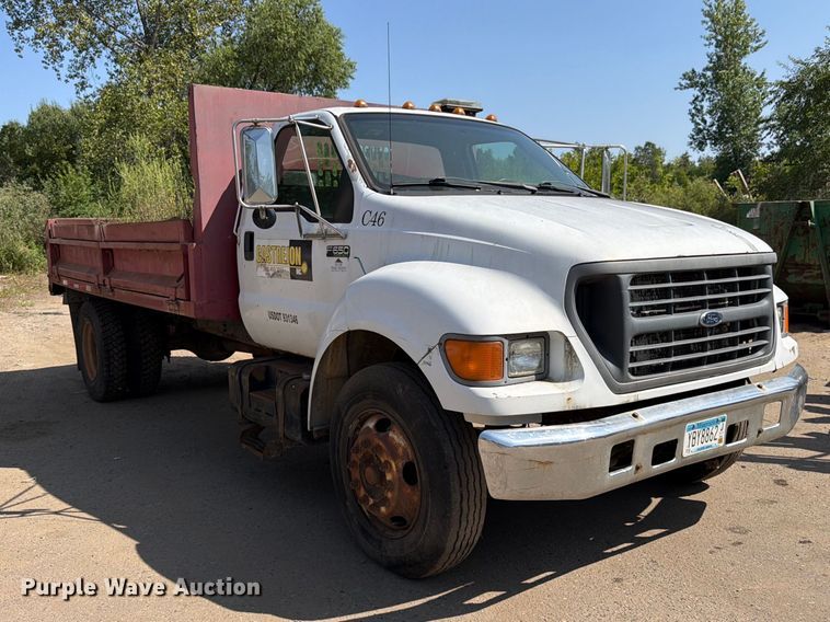 image for item FK3378 2000 Ford F650 dump truck