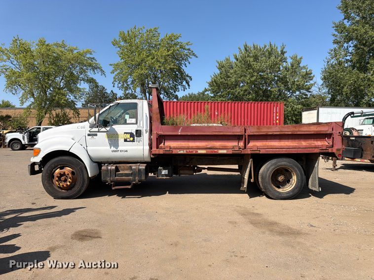 image for item FK3378 2000 Ford F650 dump truck
