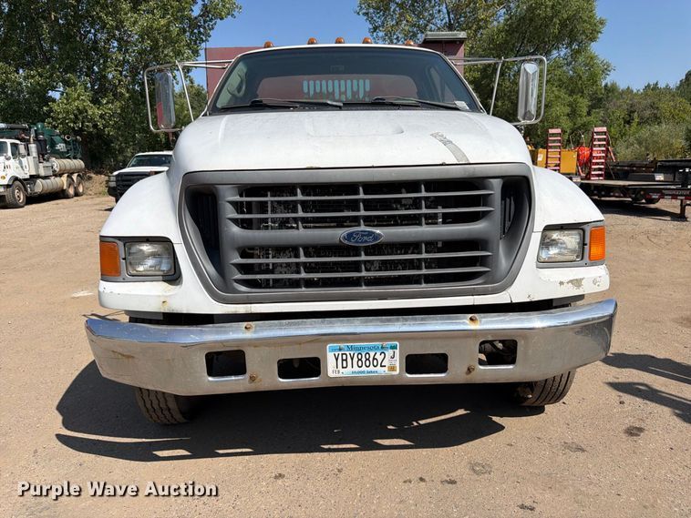 image for item FK3378 2000 Ford F650 dump truck