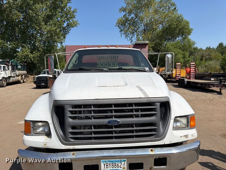image for item FK3378 2000 Ford F650 dump truck