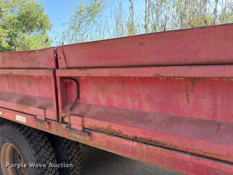 image for item FK3378 2000 Ford F650 dump truck