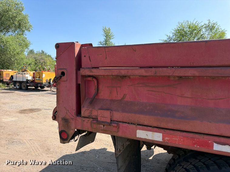 image for item FK3378 2000 Ford F650 dump truck