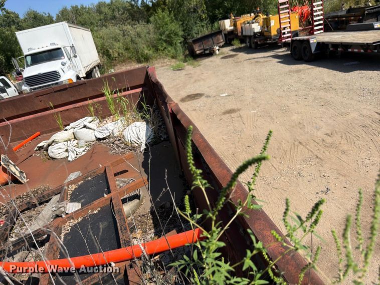 image for item FK3378 2000 Ford F650 dump truck
