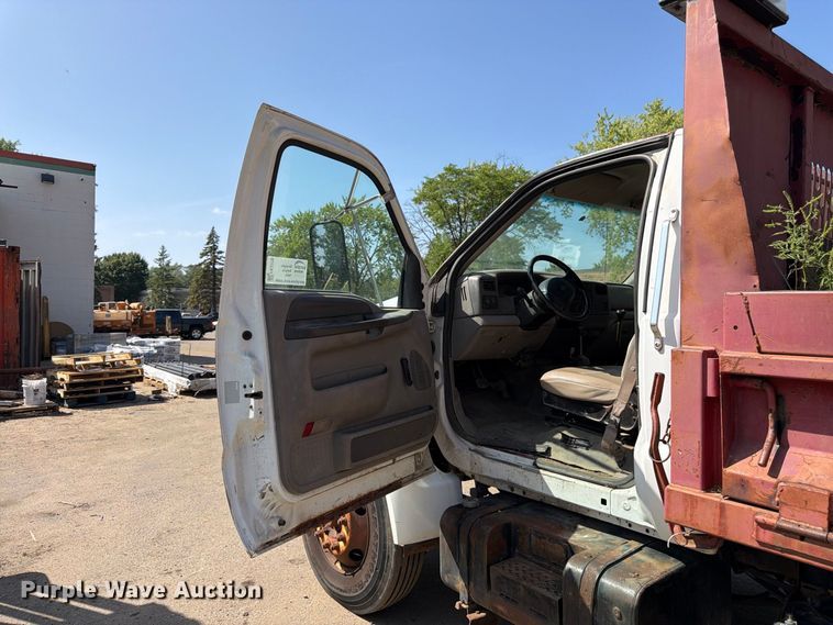 image for item FK3378 2000 Ford F650 dump truck
