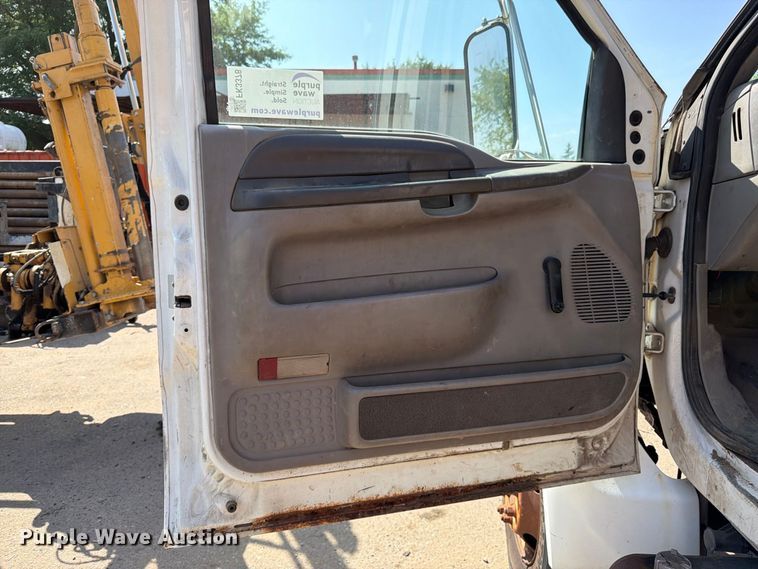 image for item FK3378 2000 Ford F650 dump truck