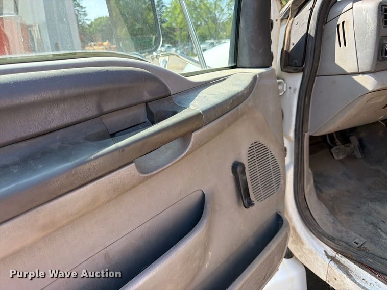image for item FK3378 2000 Ford F650 dump truck