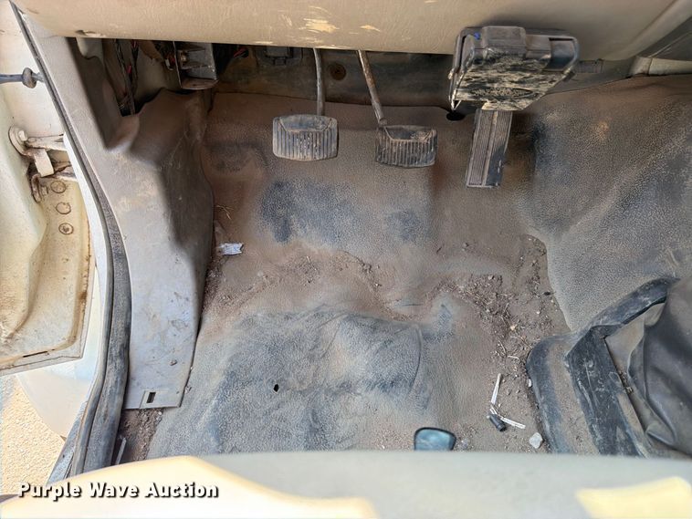 image for item FK3378 2000 Ford F650 dump truck