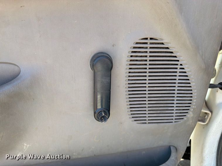 image for item FK3378 2000 Ford F650 dump truck