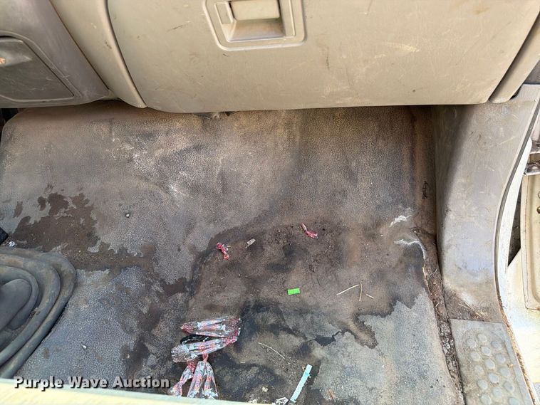 image for item FK3378 2000 Ford F650 dump truck
