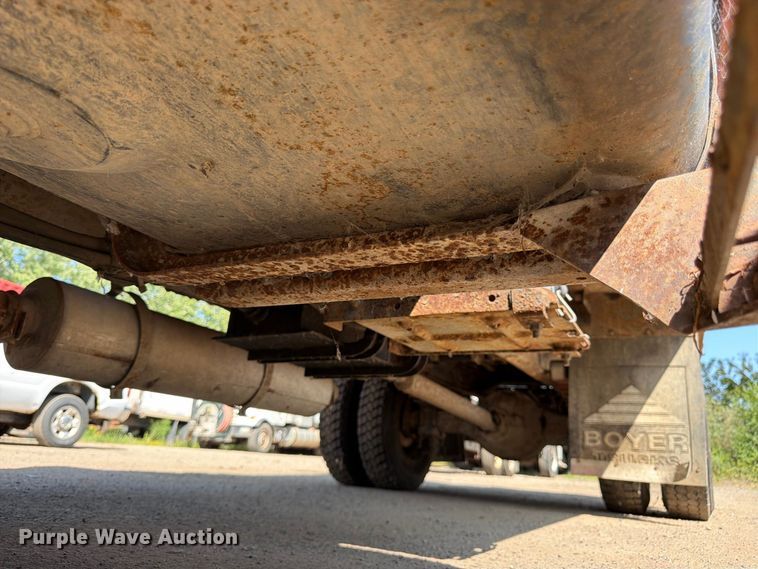 image for item FK3378 2000 Ford F650 dump truck