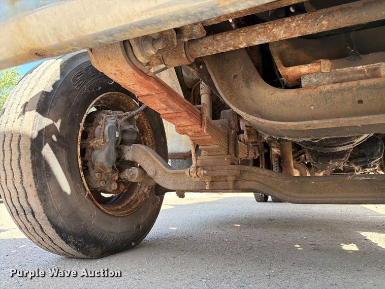 image for item FK3378 2000 Ford F650 dump truck