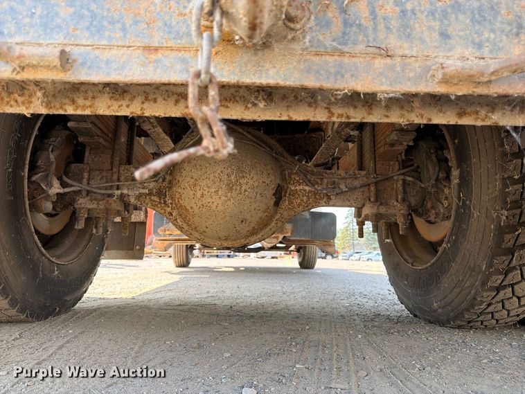 image for item FK3378 2000 Ford F650 dump truck