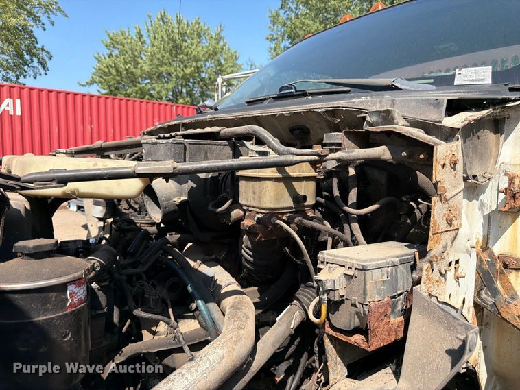 image for item FK3378 2000 Ford F650 dump truck