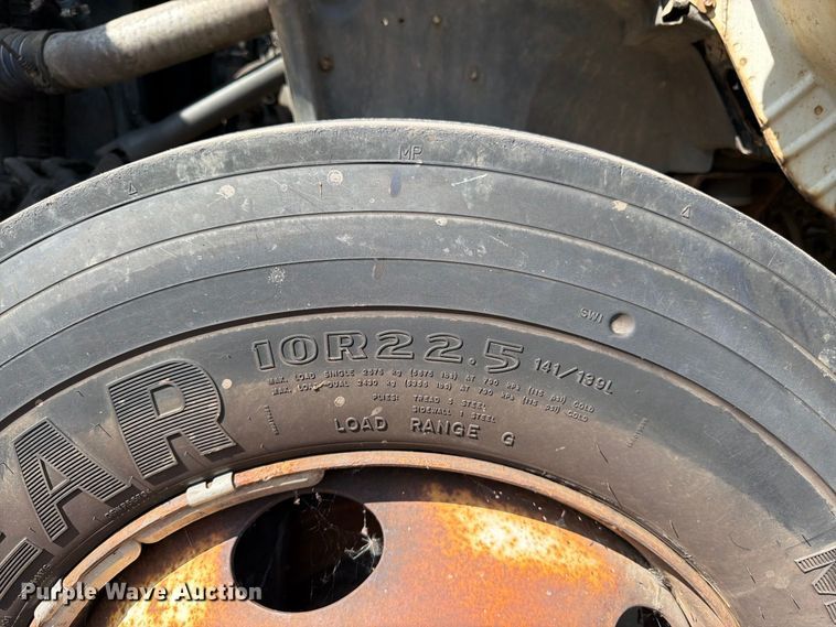 image for item FK3378 2000 Ford F650 dump truck