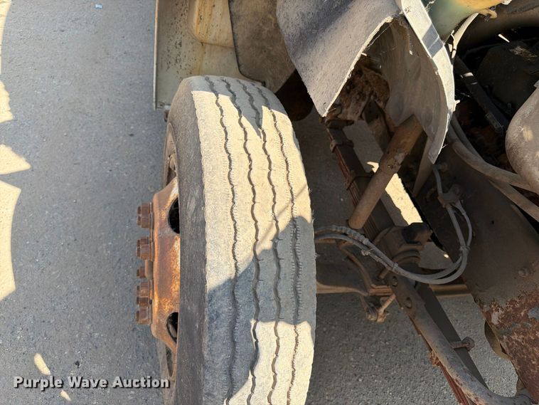 image for item FK3378 2000 Ford F650 dump truck