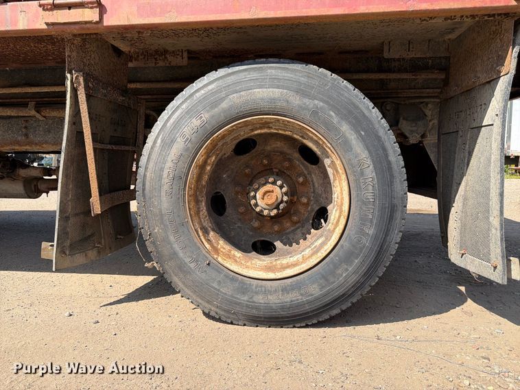 image for item FK3378 2000 Ford F650 dump truck
