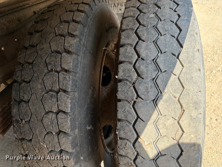 image for item FK3378 2000 Ford F650 dump truck
