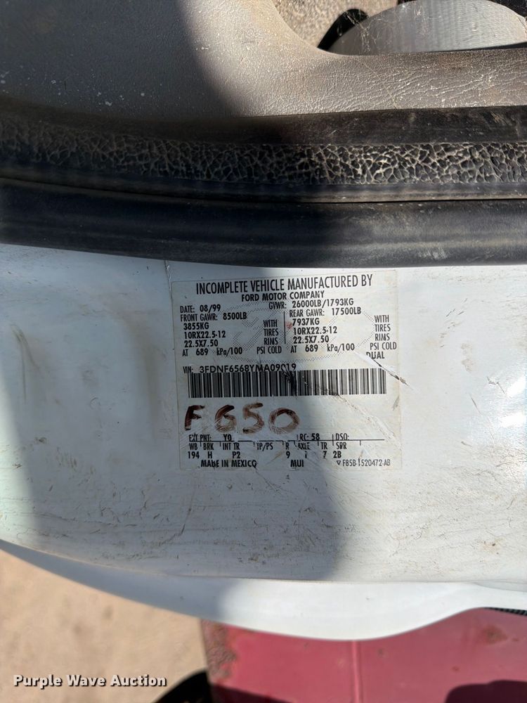image for item FK3378 2000 Ford F650 dump truck
