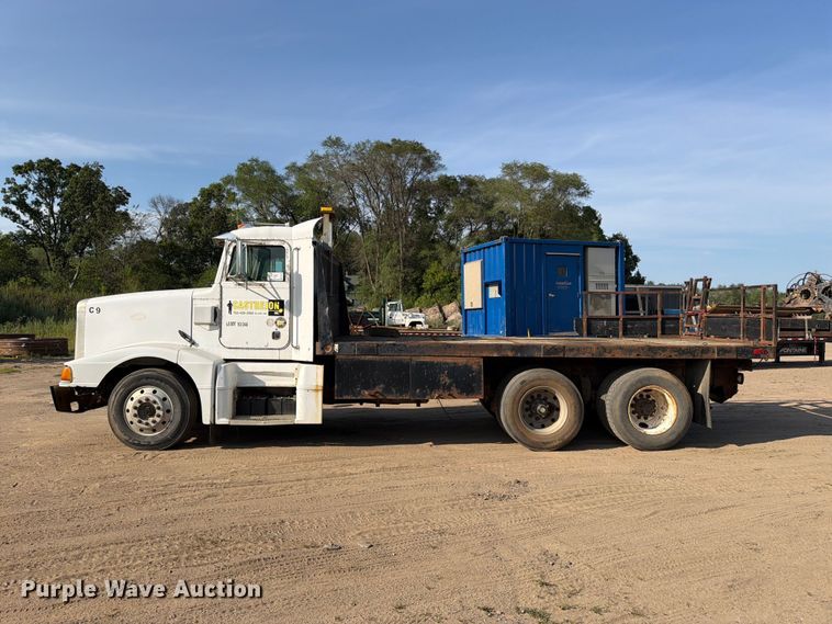 image for item FK3379 1996 Peterbilt 377 flatbed truck