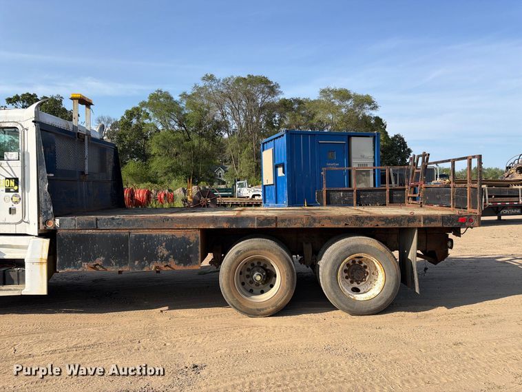 image for item FK3379 1996 Peterbilt 377 flatbed truck