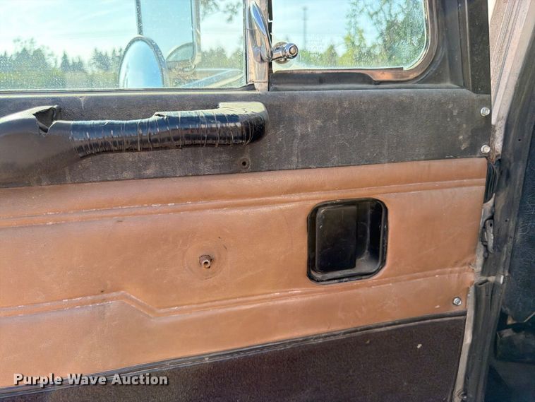 image for item FK3379 1996 Peterbilt 377 flatbed truck