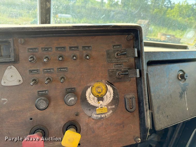 image for item FK3379 1996 Peterbilt 377 flatbed truck