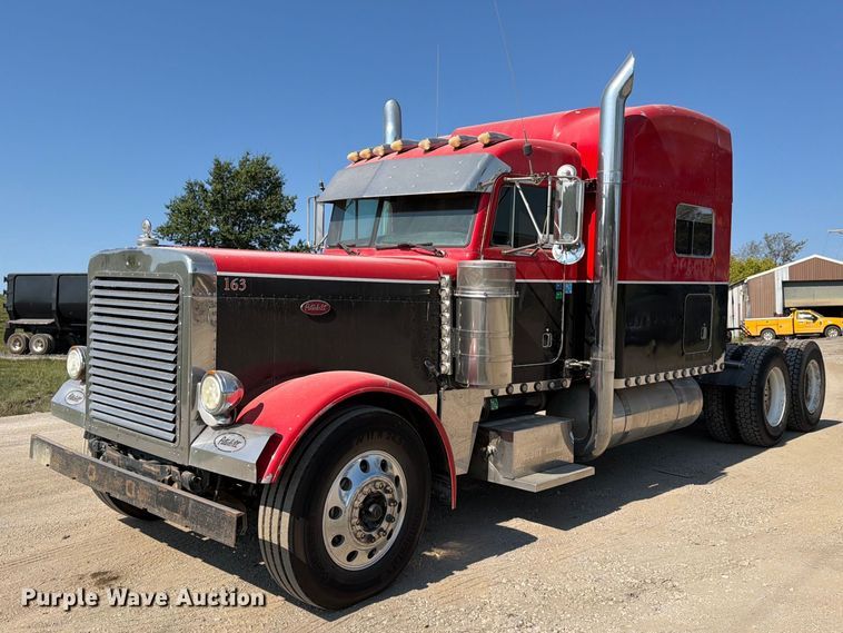 2004 Peterbilt 379 semi truck