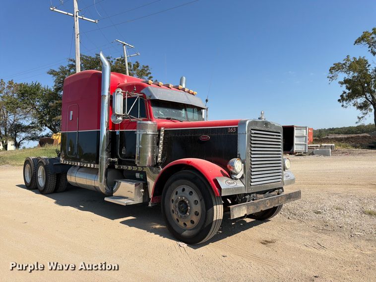 image for item FK3401 2004 Peterbilt 379 semi truck