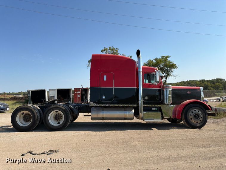 image for item FK3401 2004 Peterbilt 379 semi truck