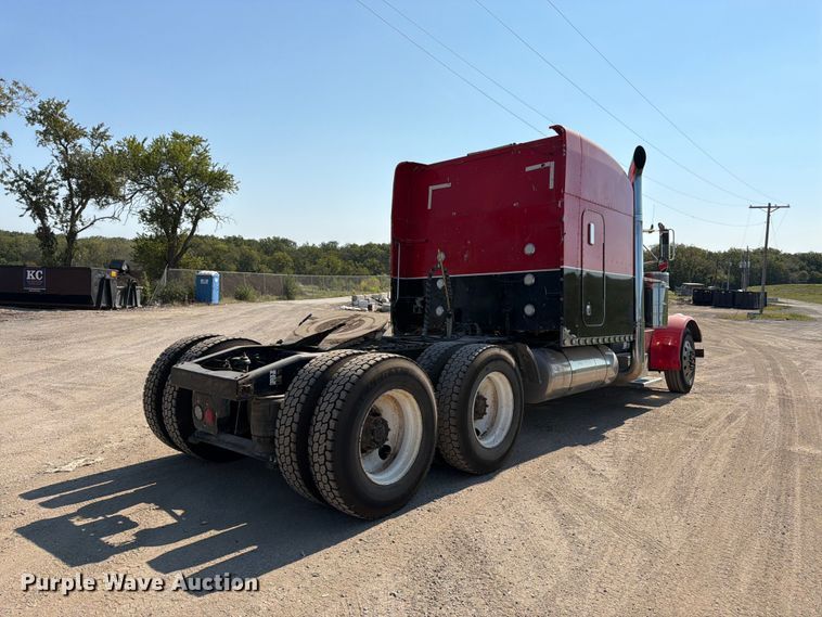 image for item FK3401 2004 Peterbilt 379 semi truck