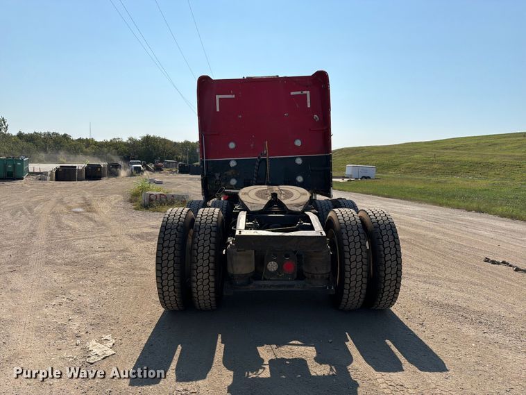 image for item FK3401 2004 Peterbilt 379 semi truck