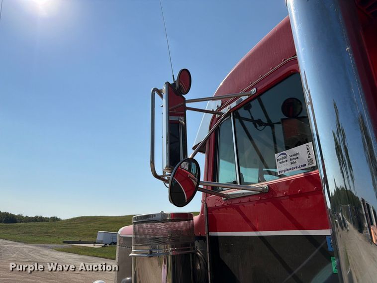 image for item FK3401 2004 Peterbilt 379 semi truck