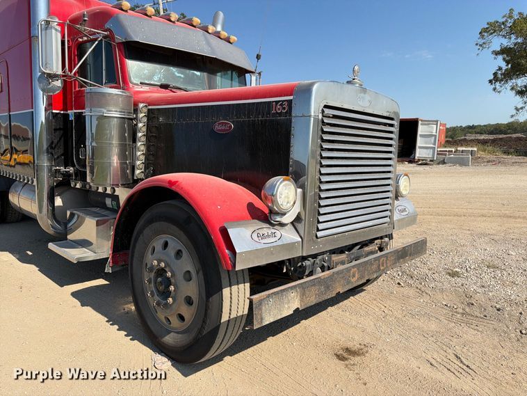 image for item FK3401 2004 Peterbilt 379 semi truck