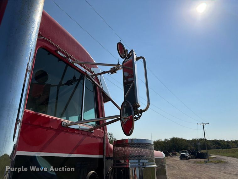 image for item FK3401 2004 Peterbilt 379 semi truck