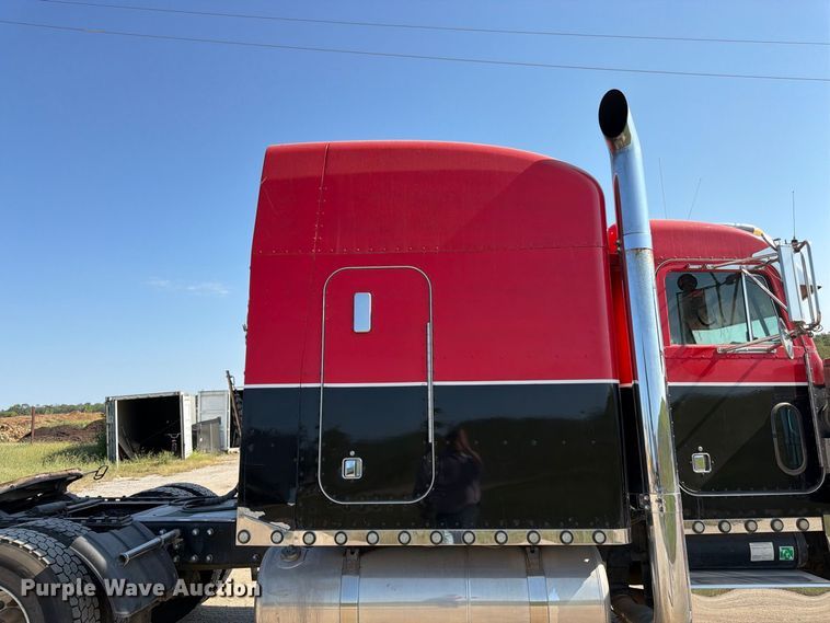image for item FK3401 2004 Peterbilt 379 semi truck