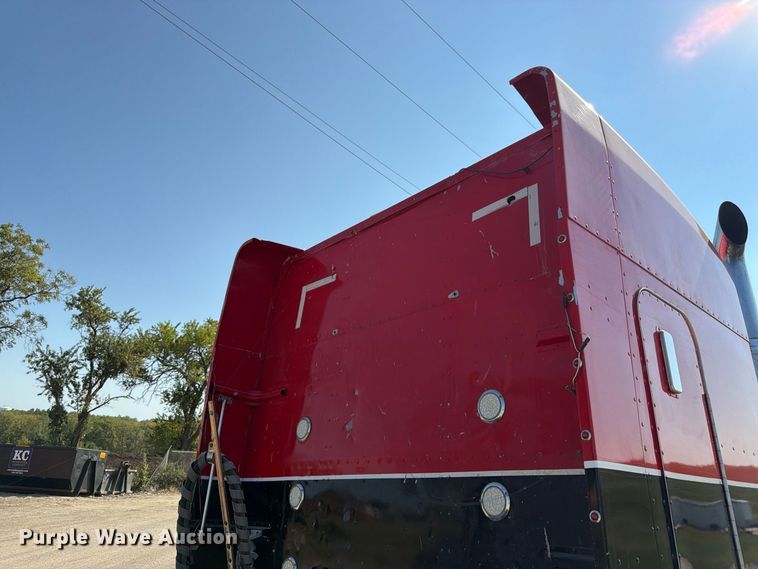 image for item FK3401 2004 Peterbilt 379 semi truck