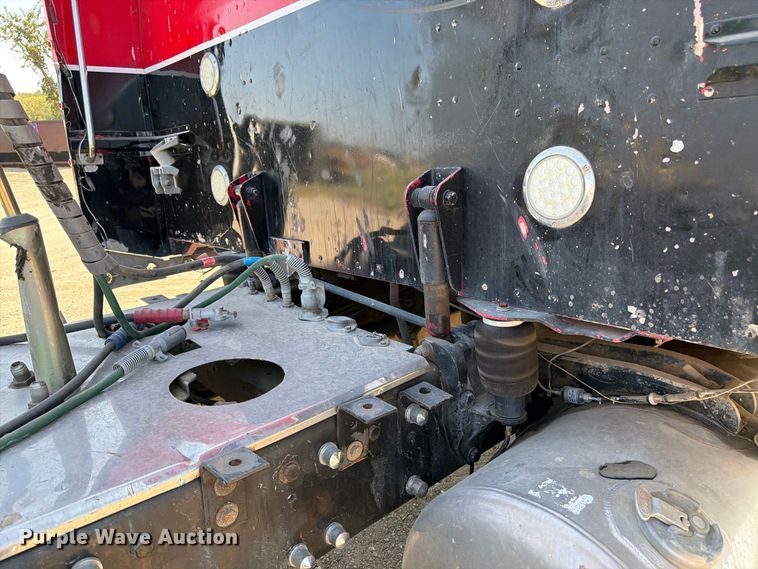 image for item FK3401 2004 Peterbilt 379 semi truck
