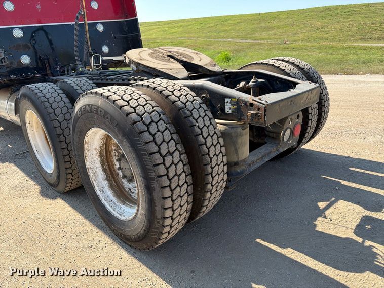 image for item FK3401 2004 Peterbilt 379 semi truck