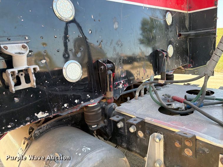 image for item FK3401 2004 Peterbilt 379 semi truck