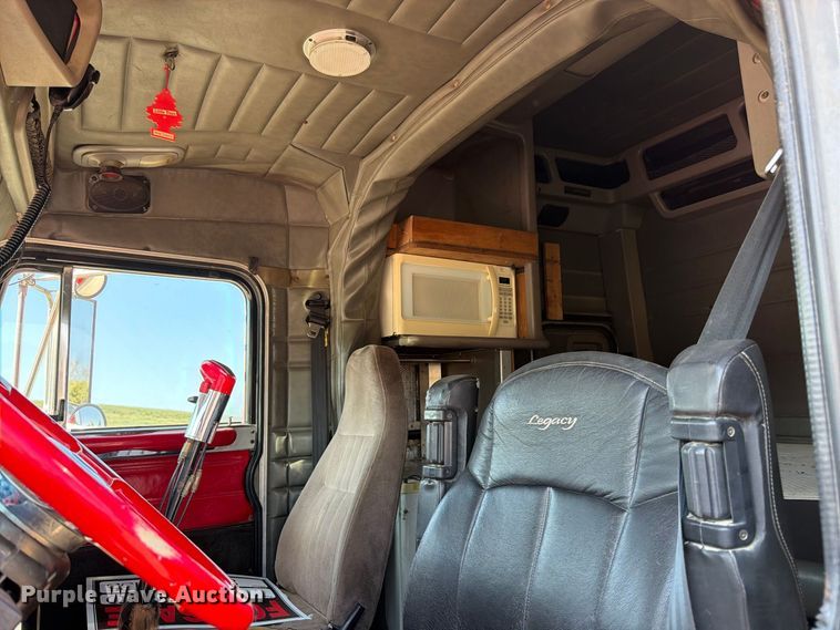 image for item FK3401 2004 Peterbilt 379 semi truck