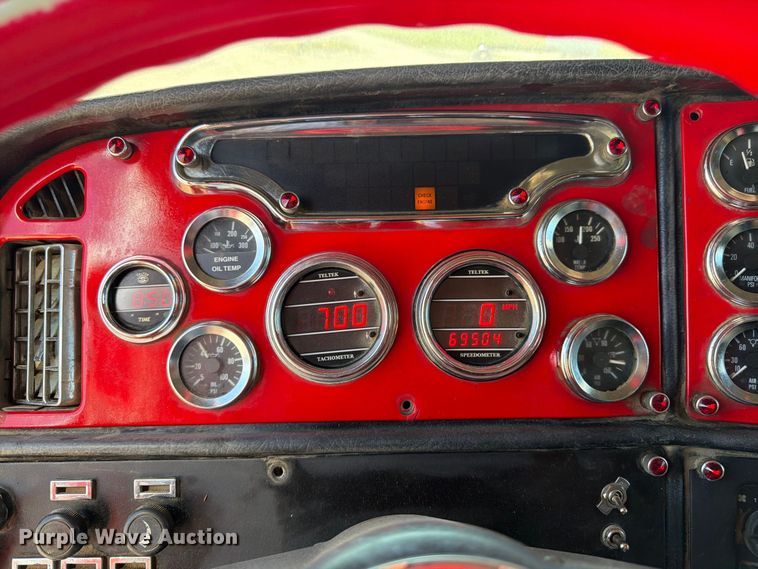 image for item FK3401 2004 Peterbilt 379 semi truck