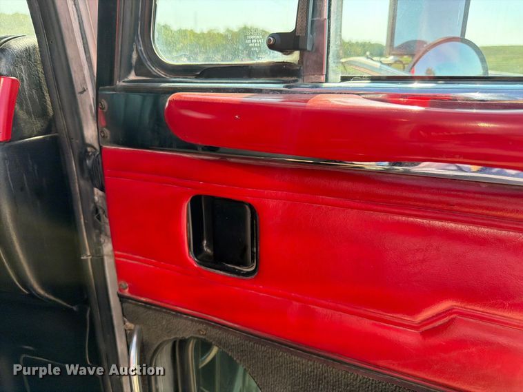image for item FK3401 2004 Peterbilt 379 semi truck