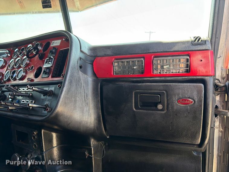 image for item FK3401 2004 Peterbilt 379 semi truck