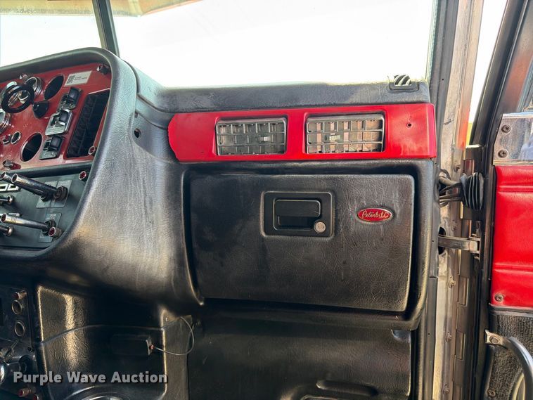 image for item FK3401 2004 Peterbilt 379 semi truck