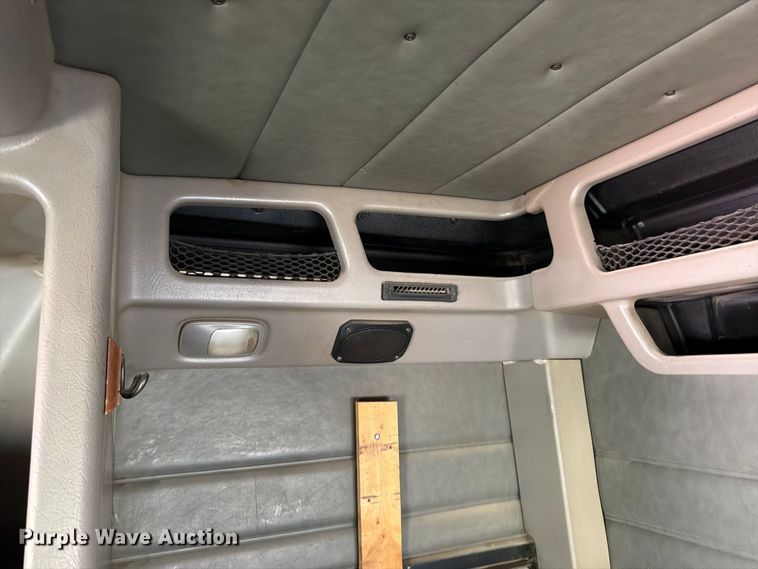 image for item FK3401 2004 Peterbilt 379 semi truck